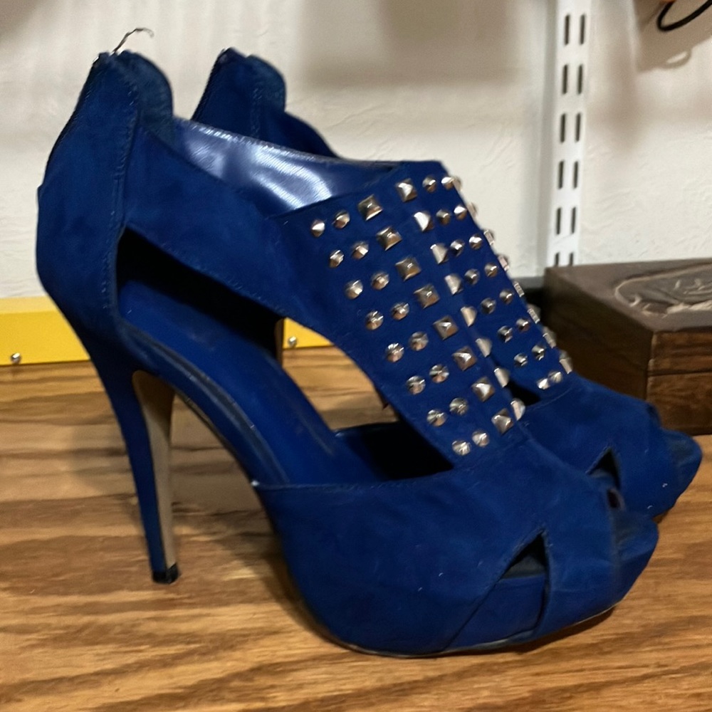 Women’s Rock Republic heels. Size 8